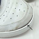 Een badende aap-sneakers