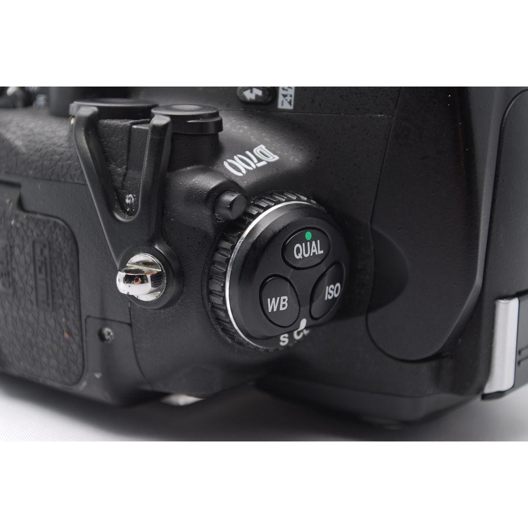 Nikon Digital Slr 1000 Off D700
