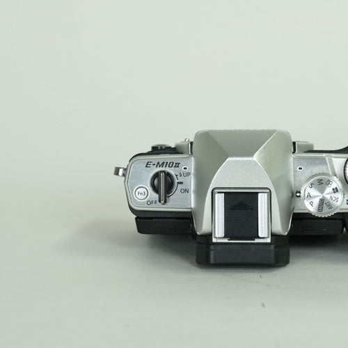 Olympus Mirrorless Interchangeable Lips 5,400 Om-D E-M10 Mark Ii