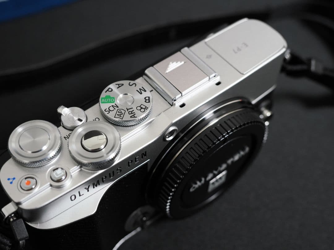 Olympus Mirrorless Interchangeable Lens Cameras Pen E-P7 Ez