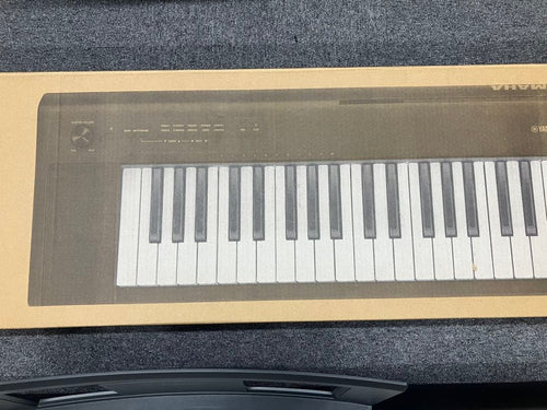 Yamaha Keyboards Digital Pianos Piaggero Np-32B 76