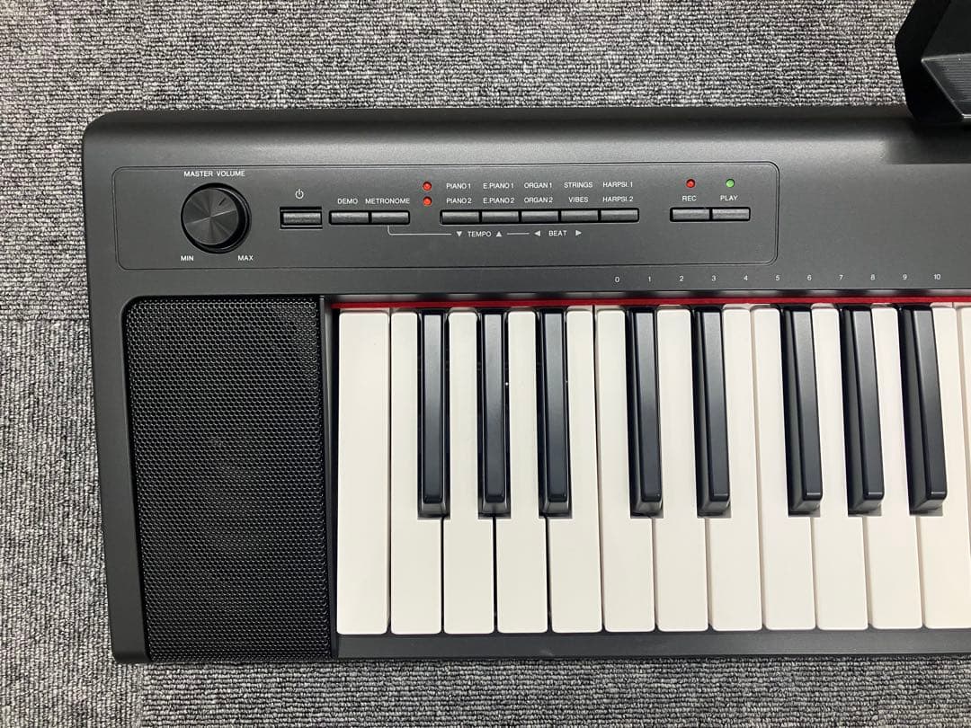 Yamaha Keyboards Digital Pianos Piaggero Np-32B 76