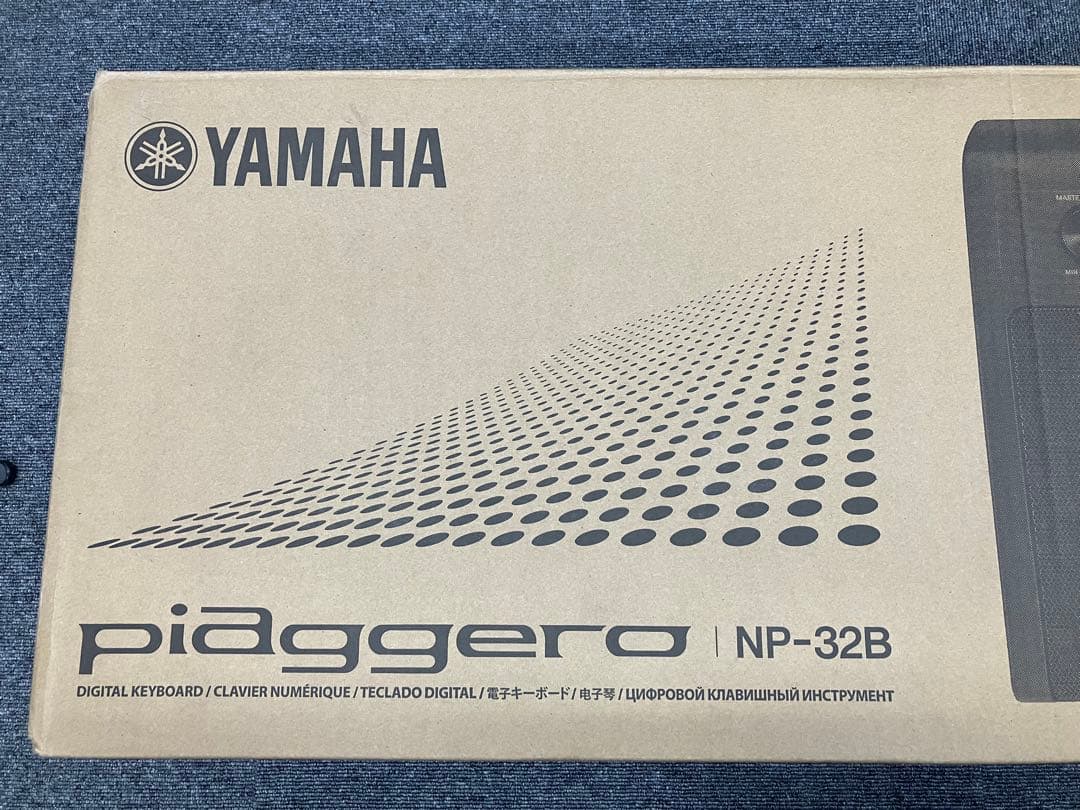 Yamaha Keyboards Digital Pianos Piaggero Np-32B 76