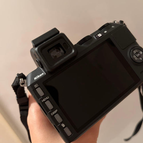 Nikon Mirrorless Interchangeable Lens Cameras 1 V2