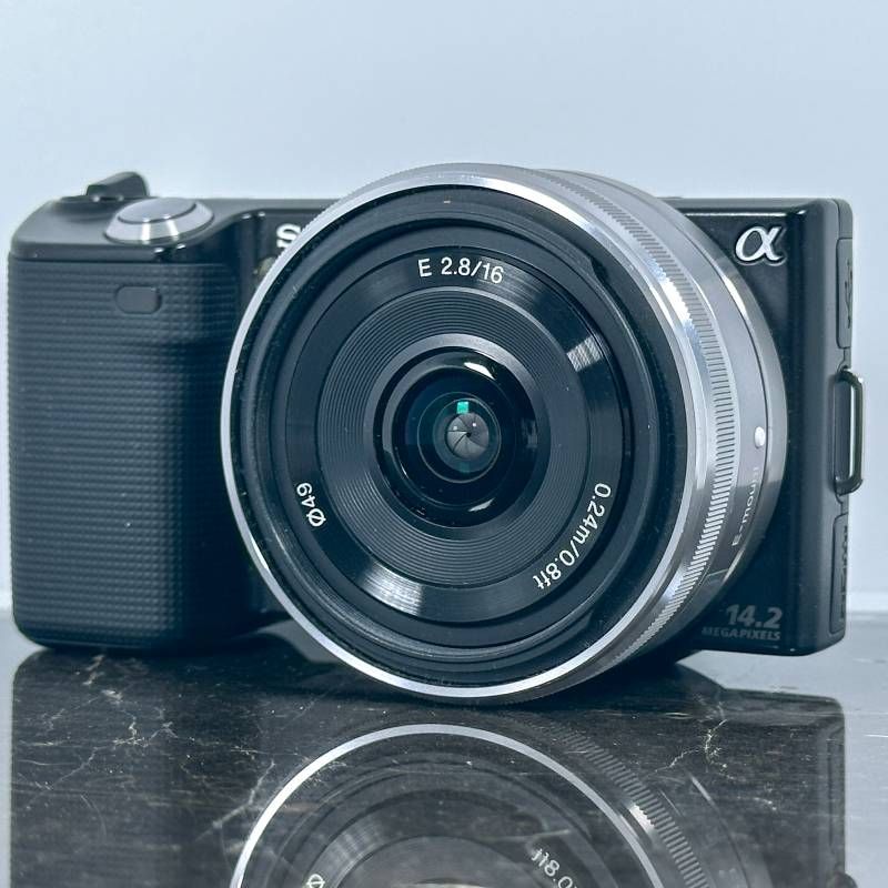 Sony Compact Digital Camera Nex-5 Aps-C 1420