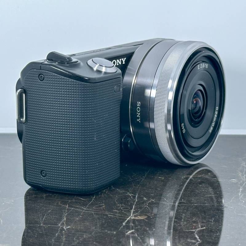 Sony Compact Digital Camera Nex-5 Aps-C 1420