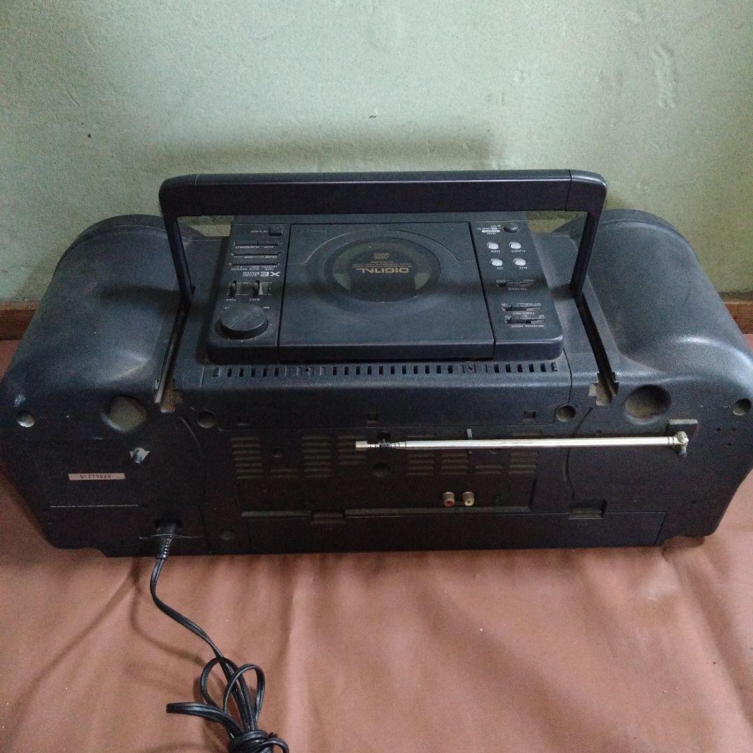 Sharp Radio And Boombox Cd Qt-77Cd