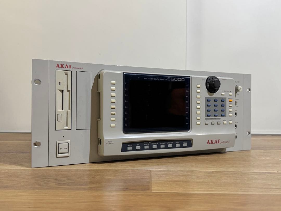 Akai Professional Sampler S6000 Midi Stereo Digital