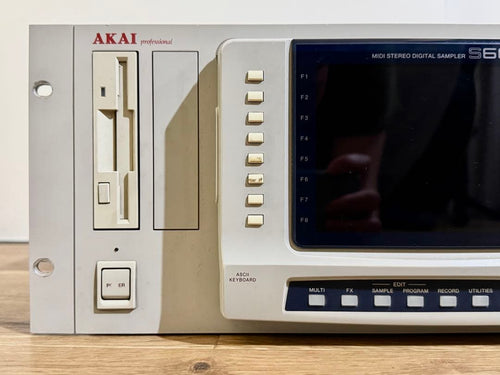 Akai Professional Sampler S6000 Midi Stereo Digital