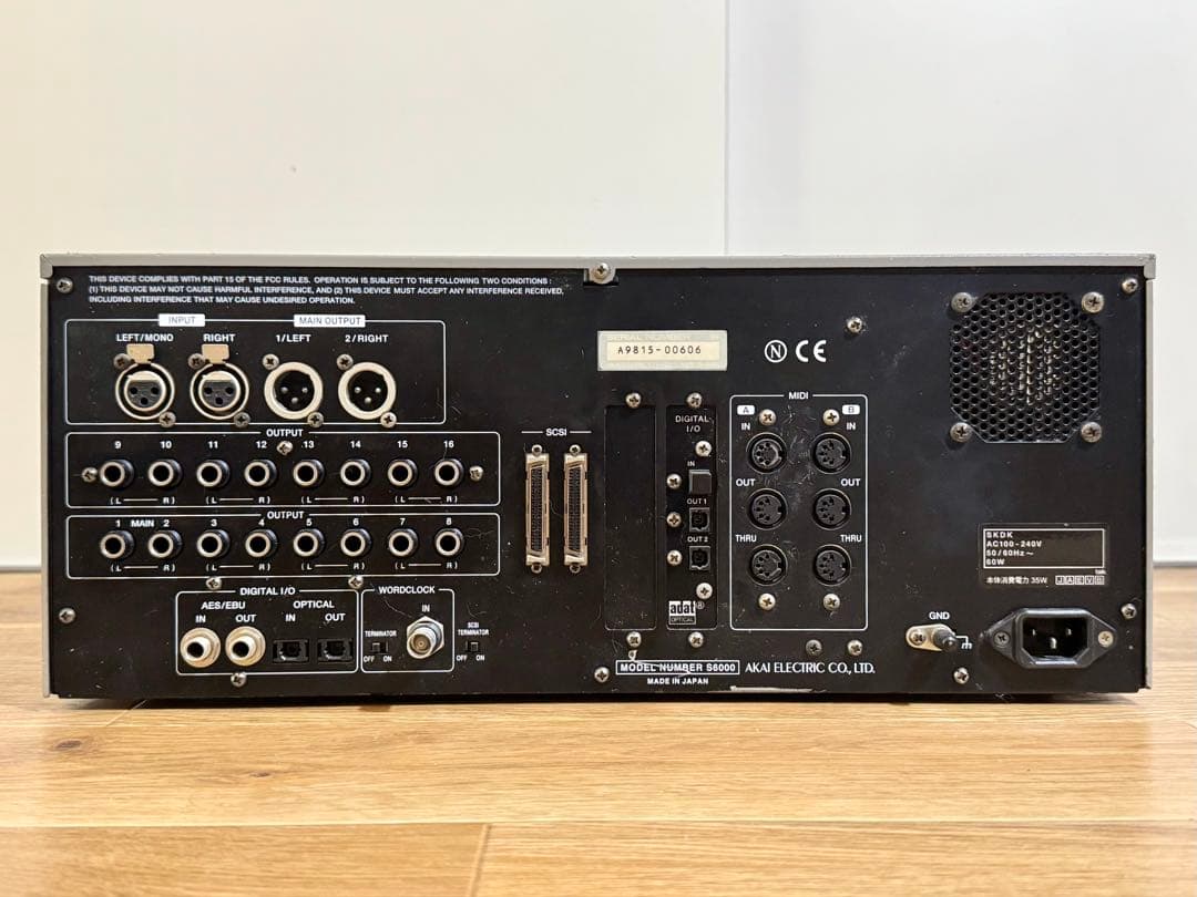 Akai Professional Sampler S6000 Midi Stereo Digital