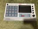 Akai Professional Sampler Mpc Live Ii Retro Edition