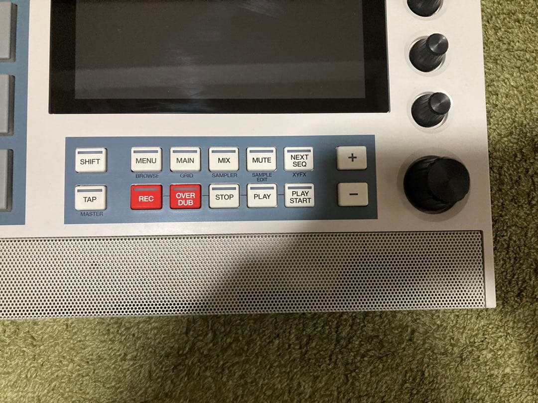 Akai Professional Sampler Mpc Live Ii Retro Edition
