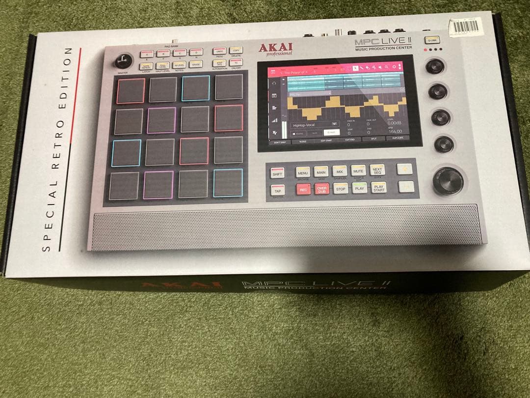Akai Professional Sampler Mpc Live Ii Retro Edition
