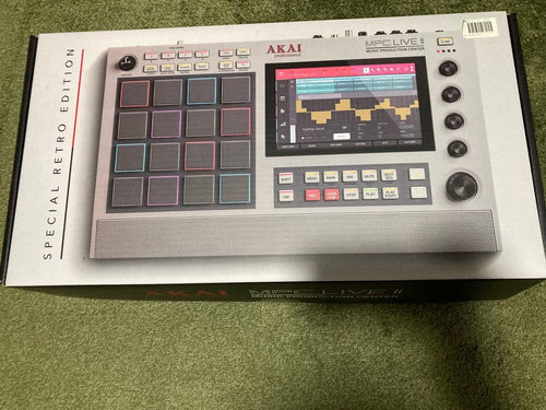 Akai Professional Sampler Mpc Live Ii Retro Edition