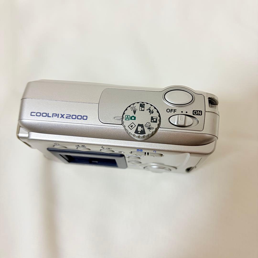 Nikon Compact Digital Camera Coolpix 2000