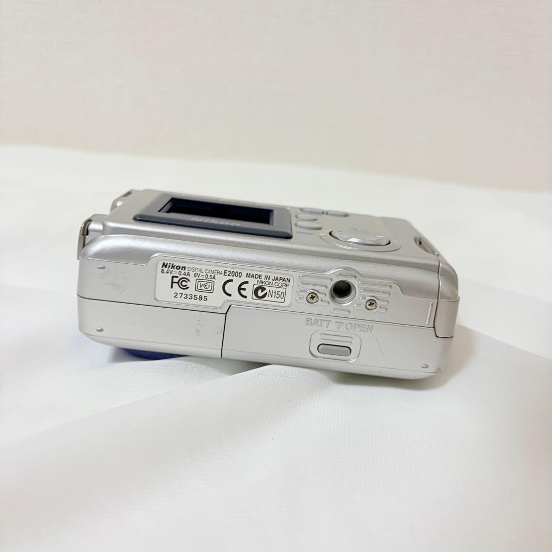 Nikon Compact Digital Camera Coolpix 2000