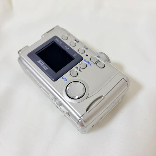 Nikon Compact Digital Camera Coolpix 2000