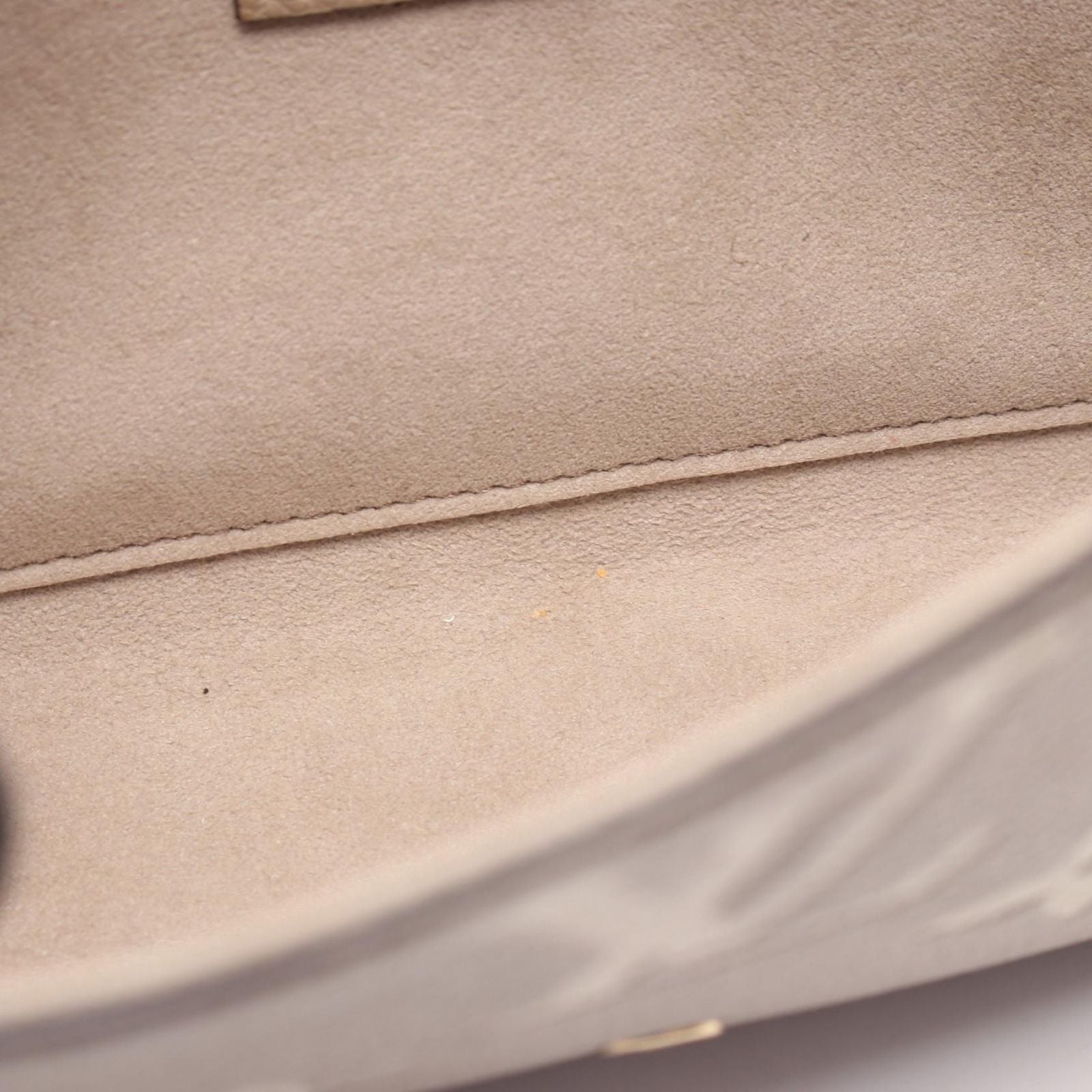Louis Vuitton Shoulder Bag M82610