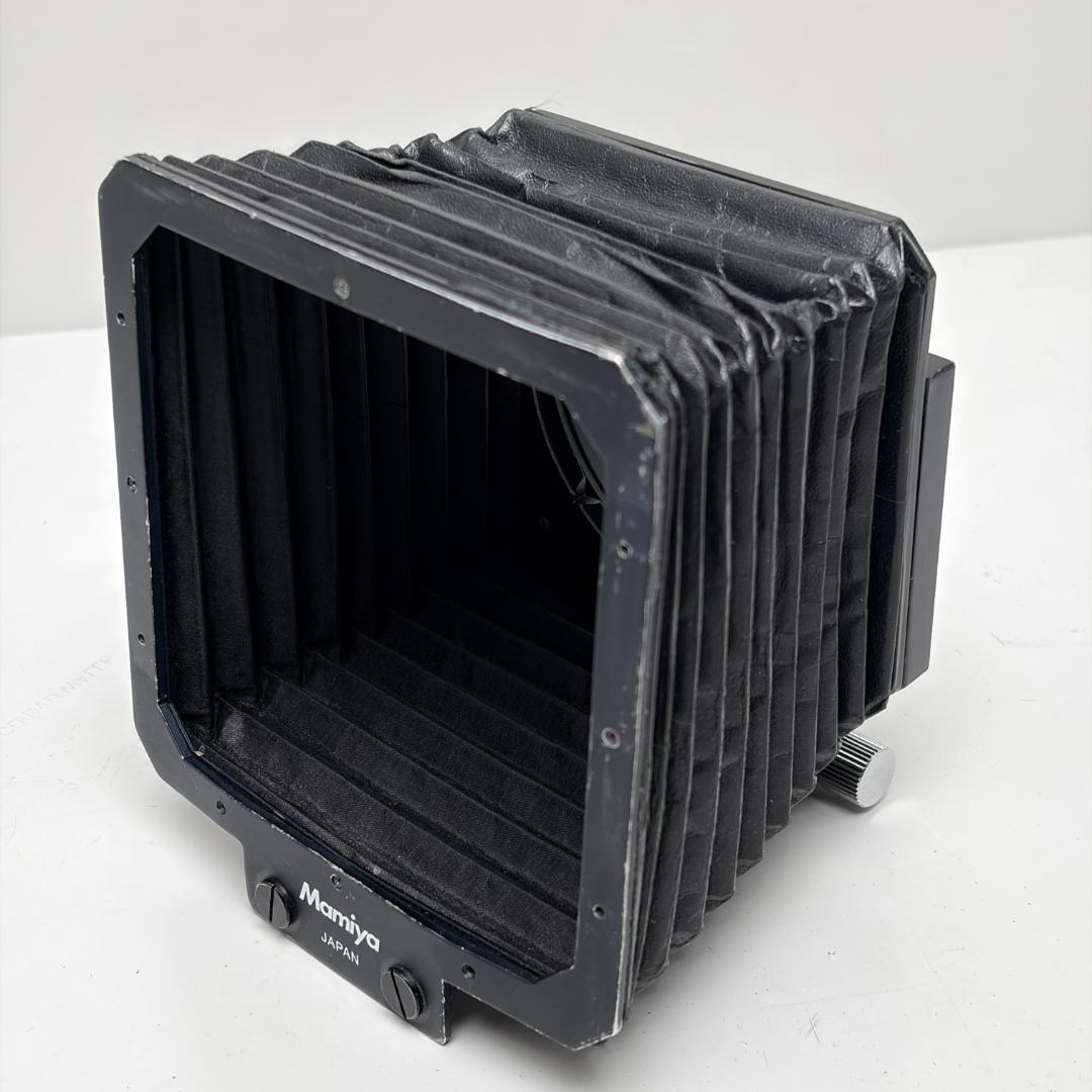 Mamiya Lens Hoods Bellows Hood 01
