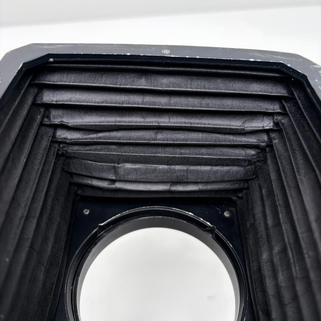 Mamiya Lens Hoods Bellows Hood 01
