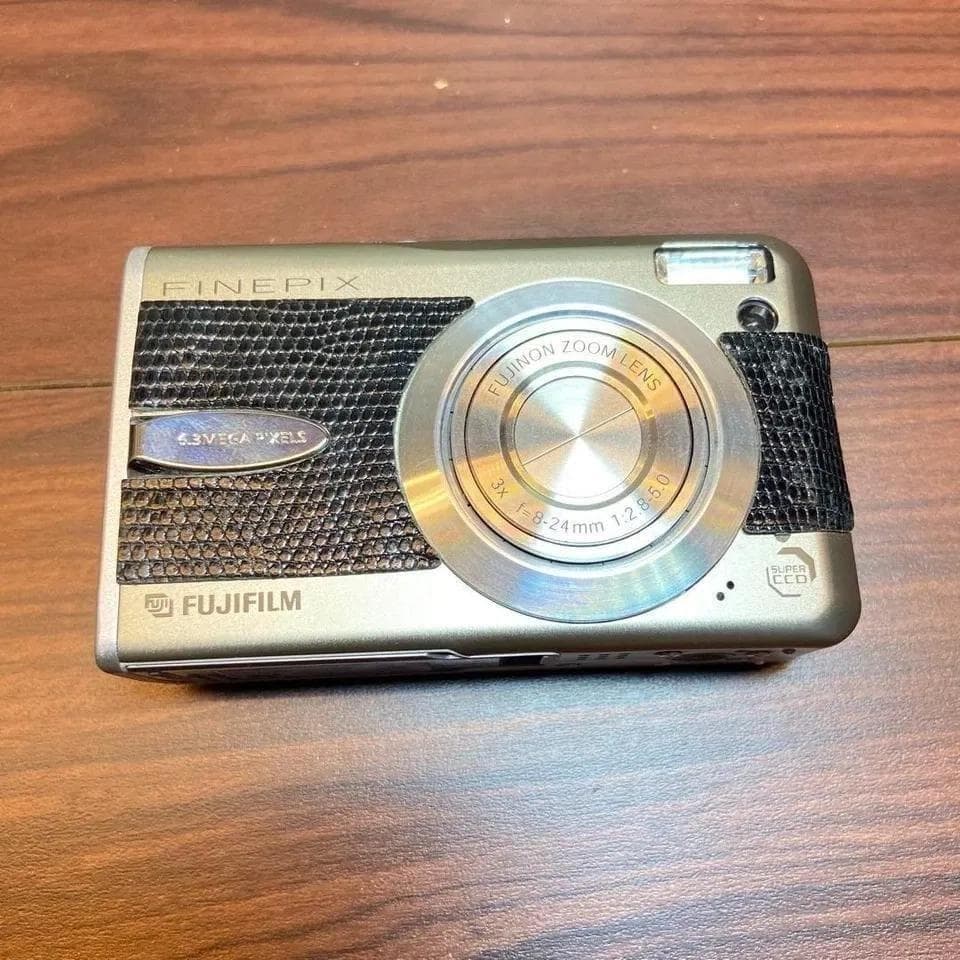Fujifilm Compact Digital Cameras Finepix F30 3442