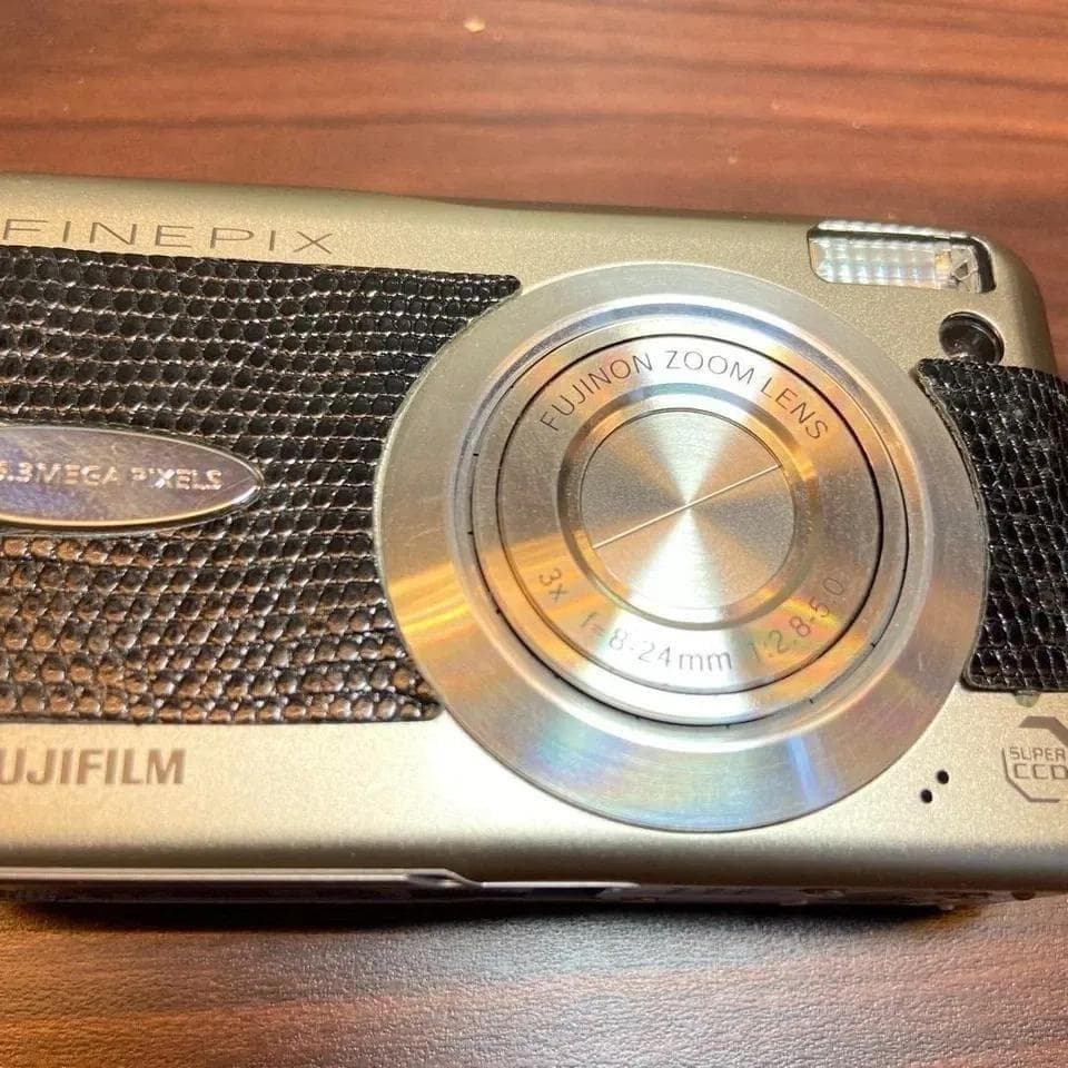 Fujifilm Compact Digital Cameras Finepix F30 3442