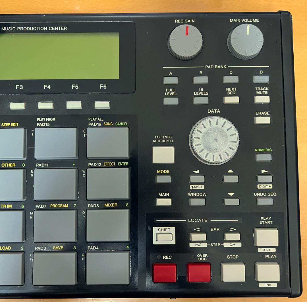 Akai Professional Samplers Mpc1000