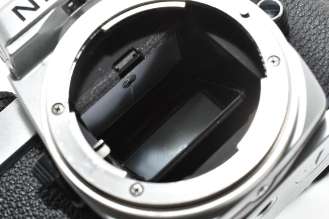 Slr Camera (Film) Nikon Fe #20932