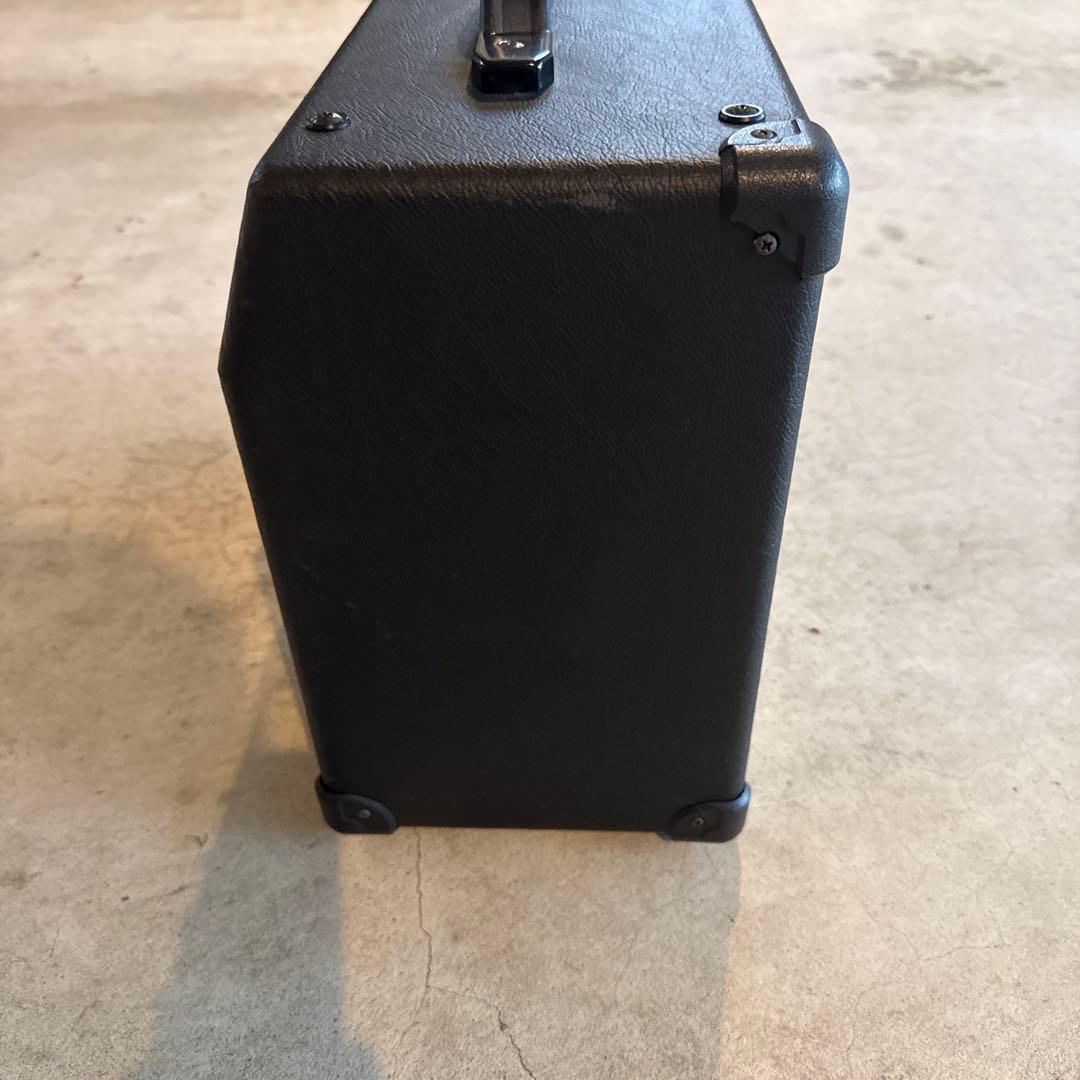 Guitar Amplifiers Yamaha F-20