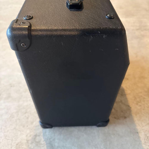 Guitar Amplifiers Yamaha F-20