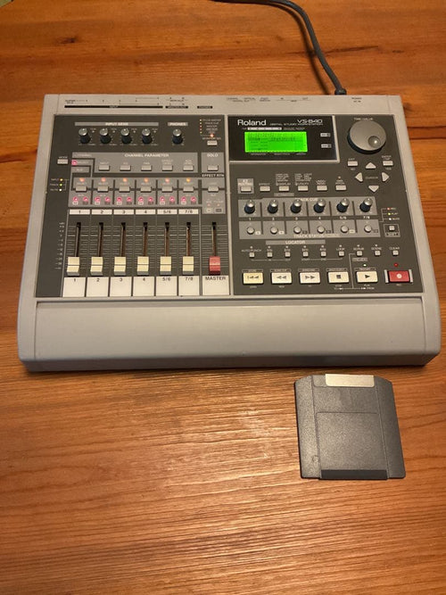 Roland Multi -Track Recorder Vs-840 Zip Ok Mtr