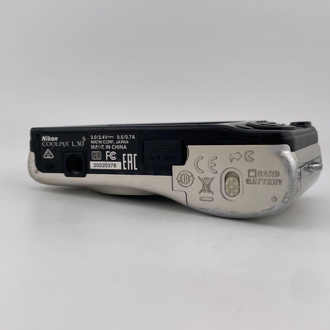 Nikon Compact Digital Camera Coolpix L30 Silver/