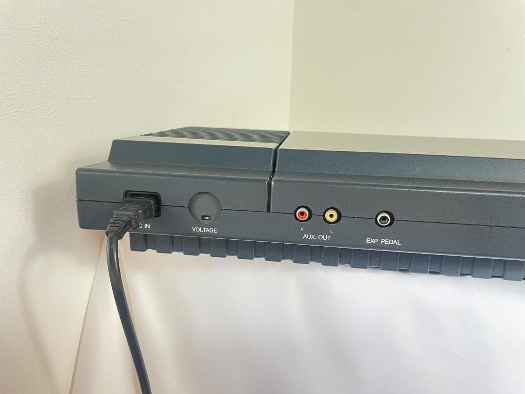 Analog Synthesizers Yamaha Psr-6300