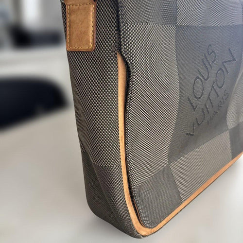 Louis Vuitton Shoulder Bags