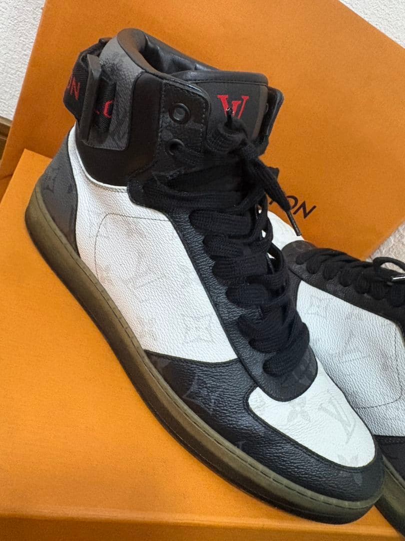 Louis Vuitton Sneakers