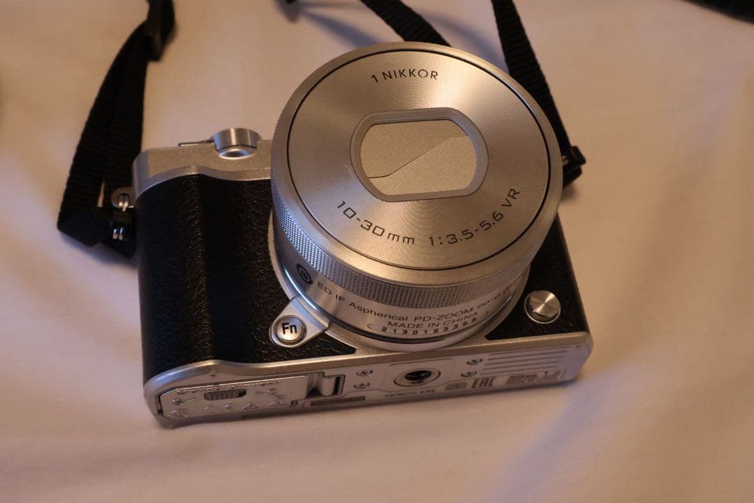 Nikon Mirrorless Interchangeable Lens Cameras 1J5