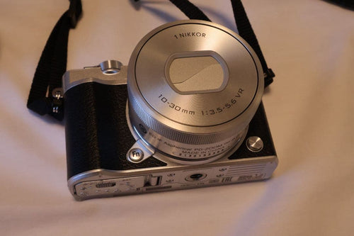 Nikon Mirrorless Interchangeable Lens Cameras 1J5
