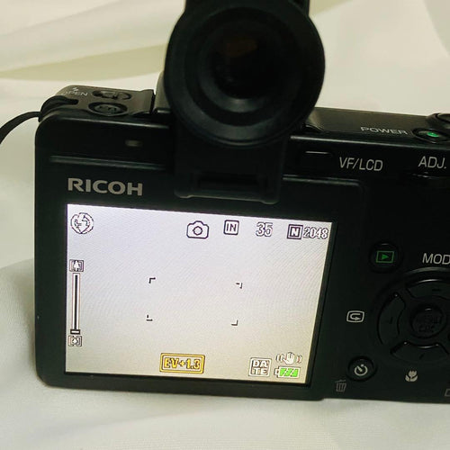 Ricoh Compact Digital Camera Caplio Gx100 Vf-1