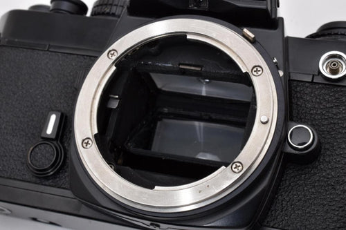 Nikon Slr Camera (Film) Fe #2836788-A17-J5