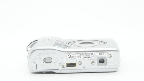 Compact Digital Cameras F2081 Nikon Coolpix L12