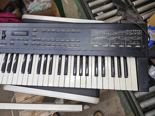 Analog Synthesizer Roland D-10 61