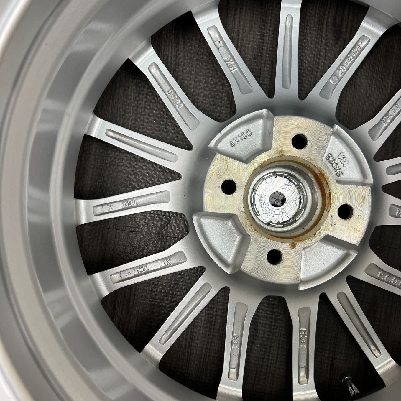 Hot Stuff 16 Inches Estrosa 4X100 #304D40925