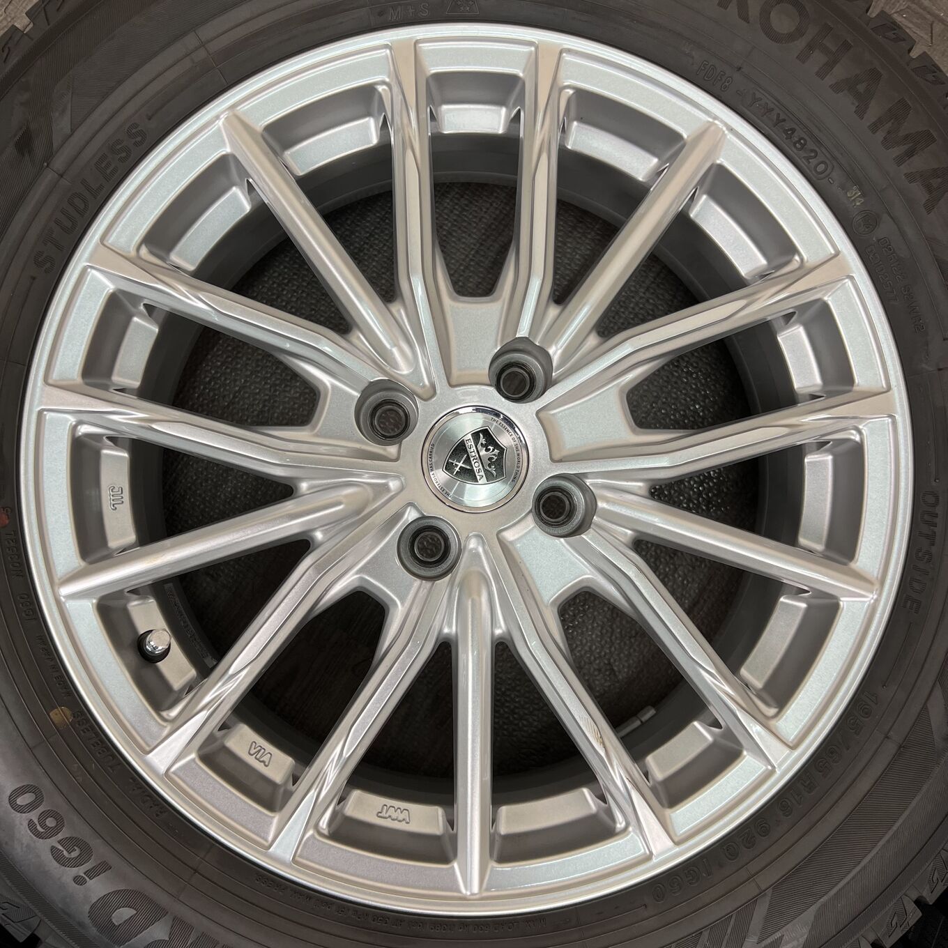 Hot Stuff 16 Inches Estrosa 4X100 #304D40925