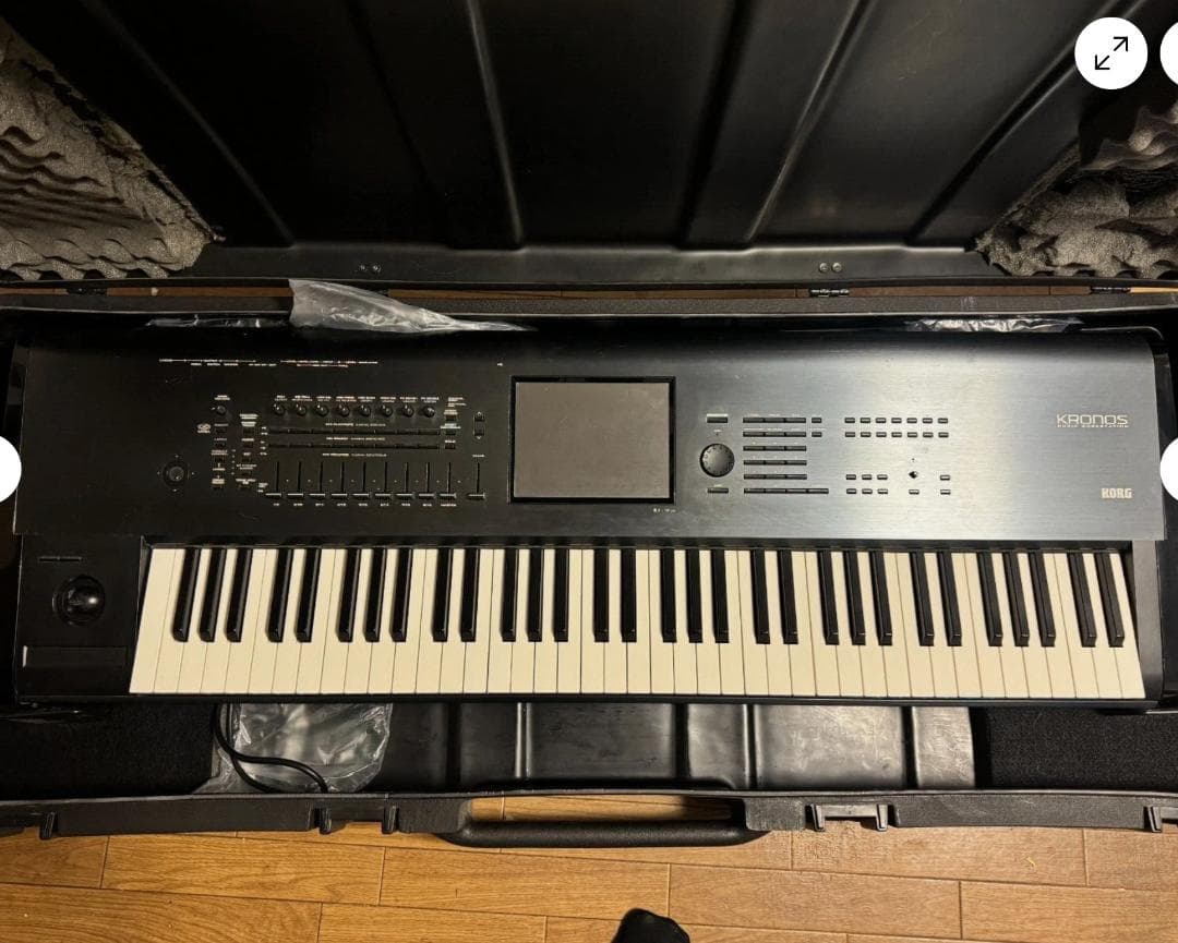 Analog Synthesizer Korg Kronos 73
