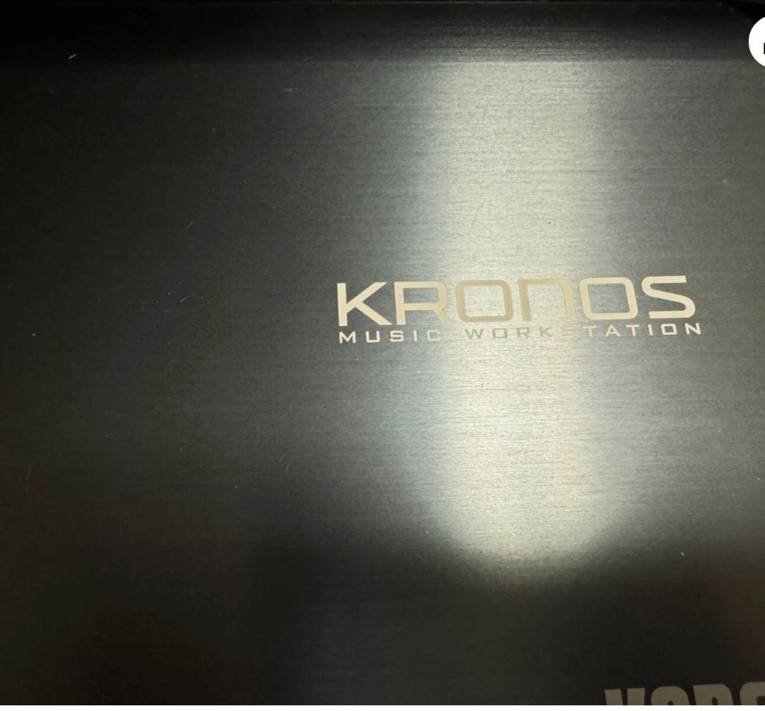 Analog Synthesizer Korg Kronos 73