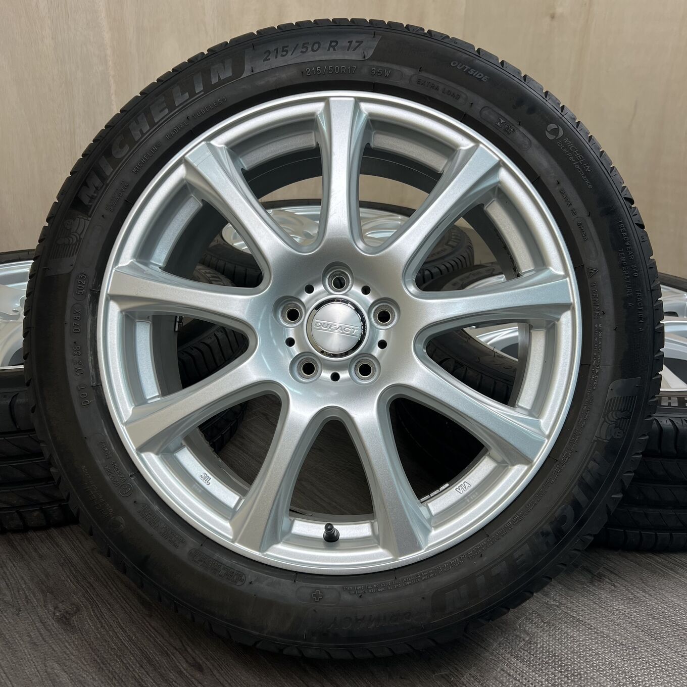Dunlop 17 Inches Dufact 5X100 #33D40426