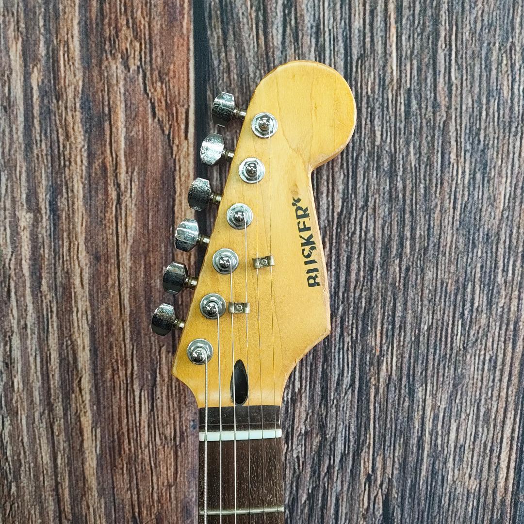 Electric Guitar Busker'S