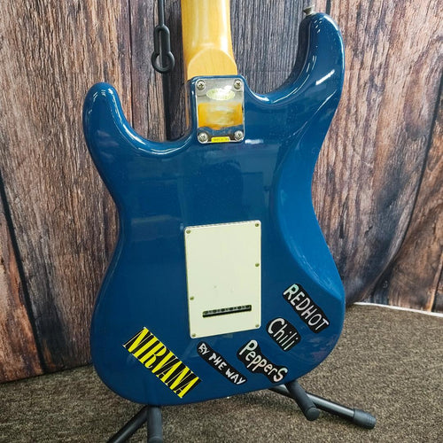 Electric Guitar Busker'S