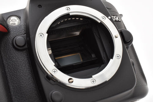 Nikon Digital Slr 15775 D90 #1810