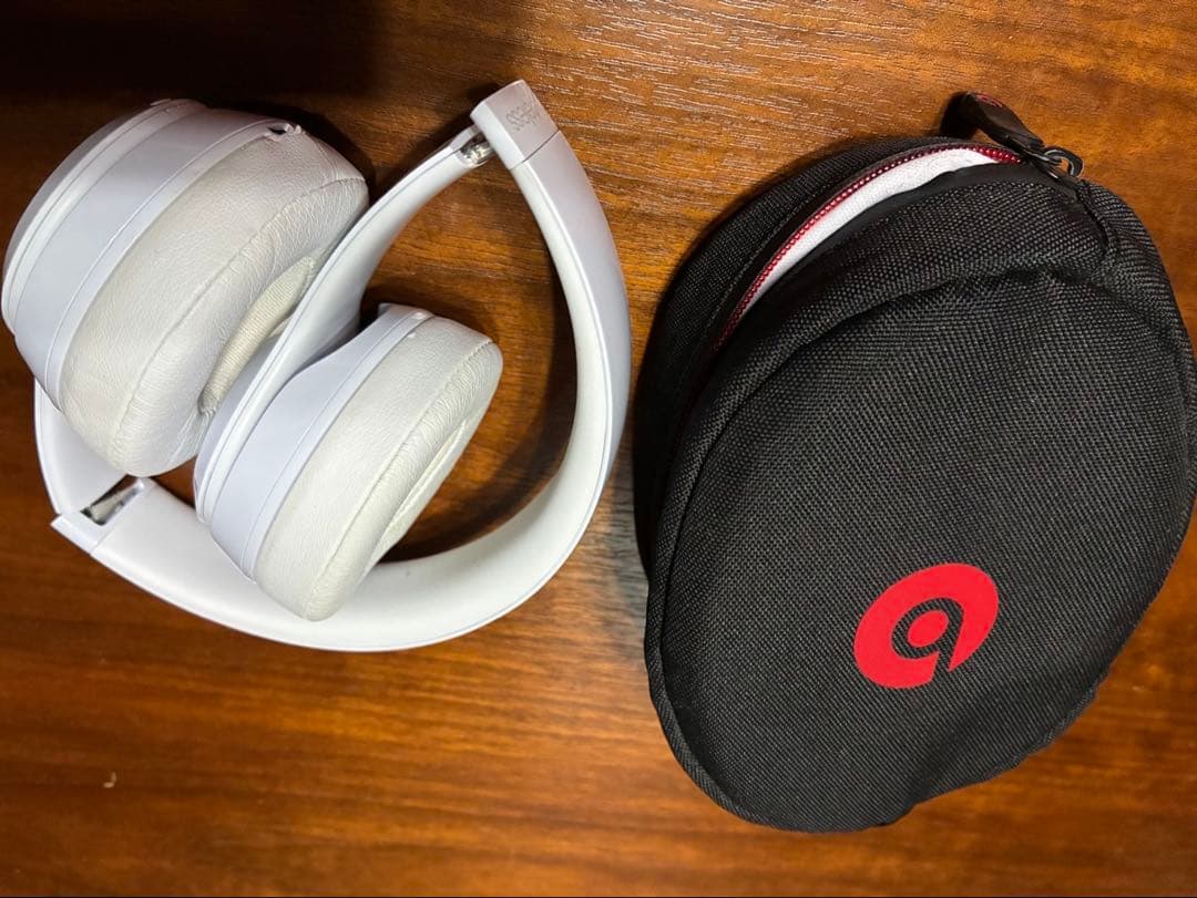 Beats By Dr. Dre Wireless Headphones Solo